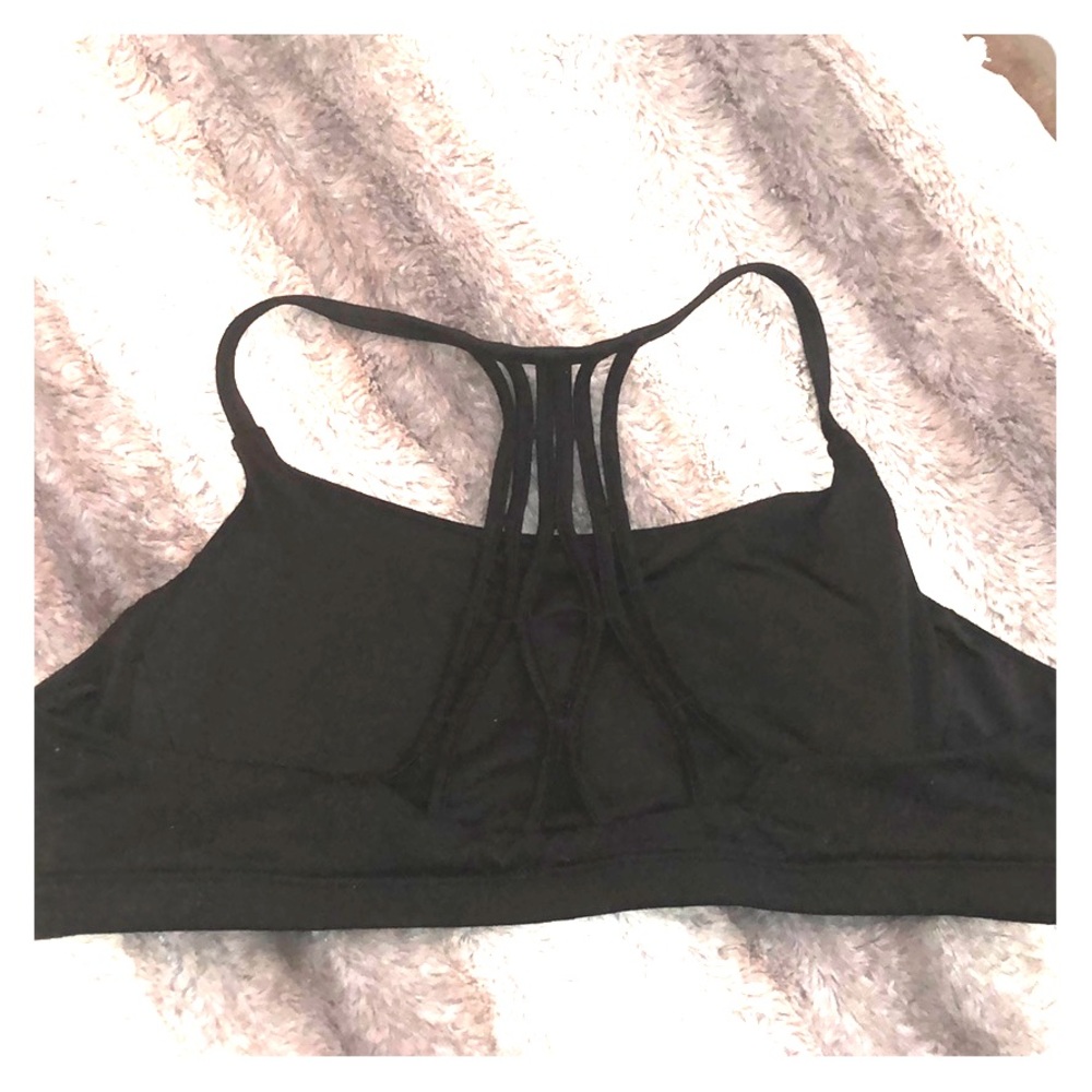 Black sports bra